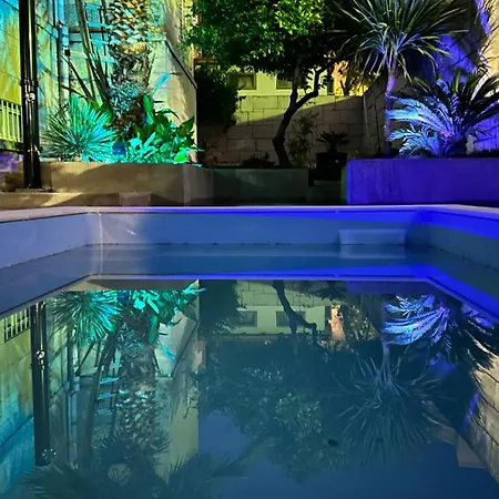 On Location, With Pool, Sea View And Exotic Garden * 斯普利特