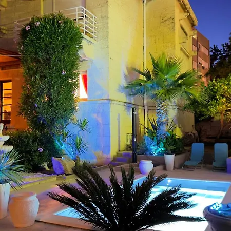 Apartmán Sea View Villa Apartment - Beachside, With Private Pool, Tropical Garden & Terrace *