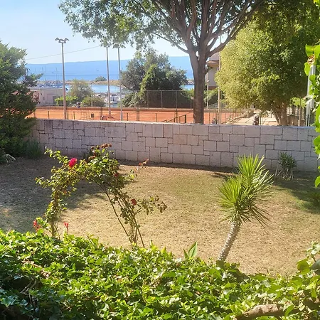 Sea View Villa Apartment - Beachside, With Private Pool, Tropical Garden & Terrace Apartmán Split