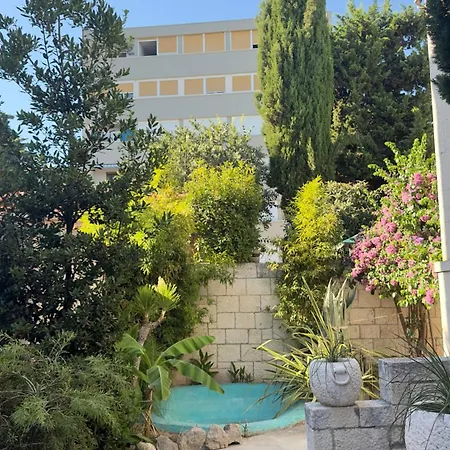 Sea View Villa Apartment - Beachside, With Private Pool, Tropical Garden & Terrace *