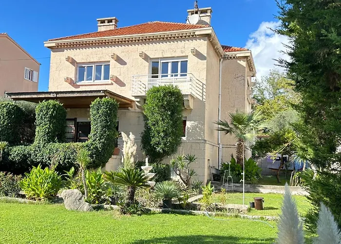 On Location, With Pool, Sea View And Exotic Garden Spalato