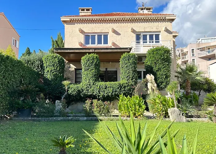 On Location, With Pool, Sea View And Exotic Garden * Spalato