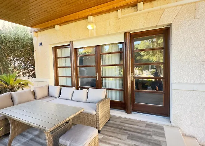 Appartamento On Location, With Pool, Sea View And Exotic Garden