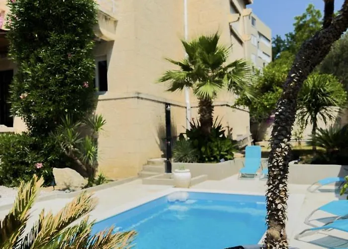 On Location, With Pool, Sea View And Exotic Garden * Spalato