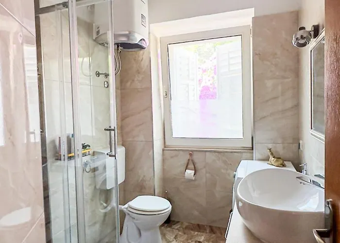 On Location, With Pool, Sea View And Exotic Garden Appartamento